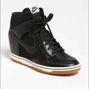 Nike Dunk Ski Hi Wedge Sneaker in Black
